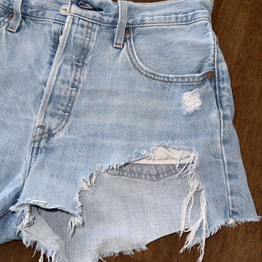 Levis 501 Jeans Cut Off Shorts Light Wash Distressed Raw Hem Button Fly W29 - Picture 5 of 14